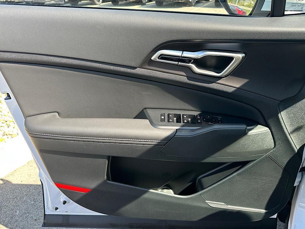 new 2026 Kia Sportage car, priced at $30,298