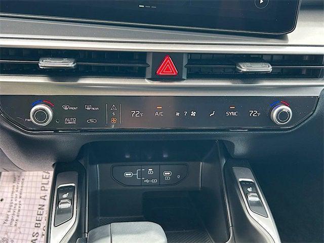 new 2025 Kia Sorento car, priced at $35,413