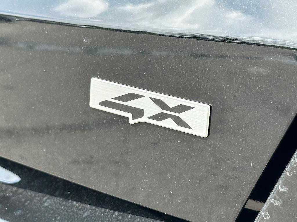 new 2025 Kia Sorento car, priced at $32,133