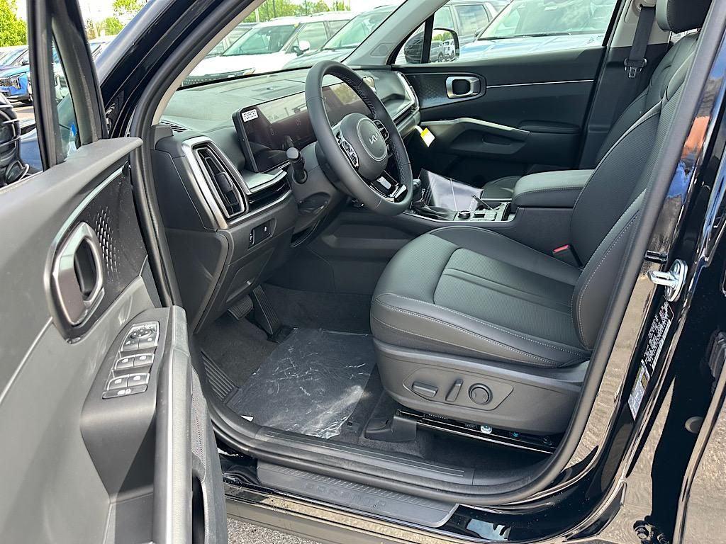 new 2025 Kia Sorento car, priced at $32,133