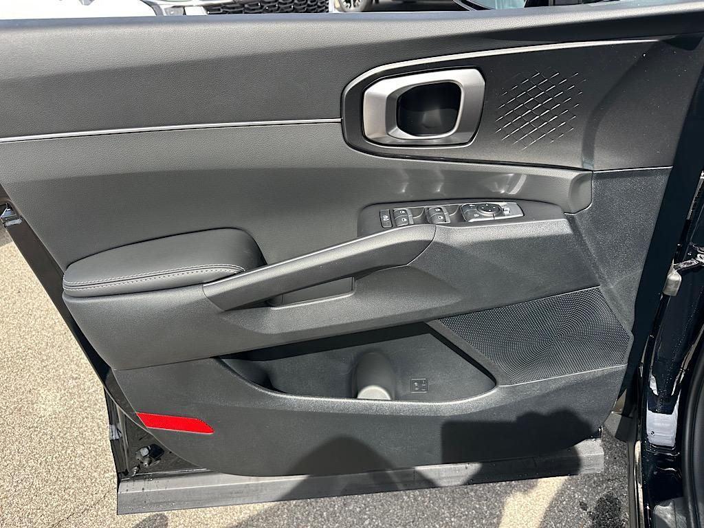 new 2025 Kia Sorento car, priced at $32,133
