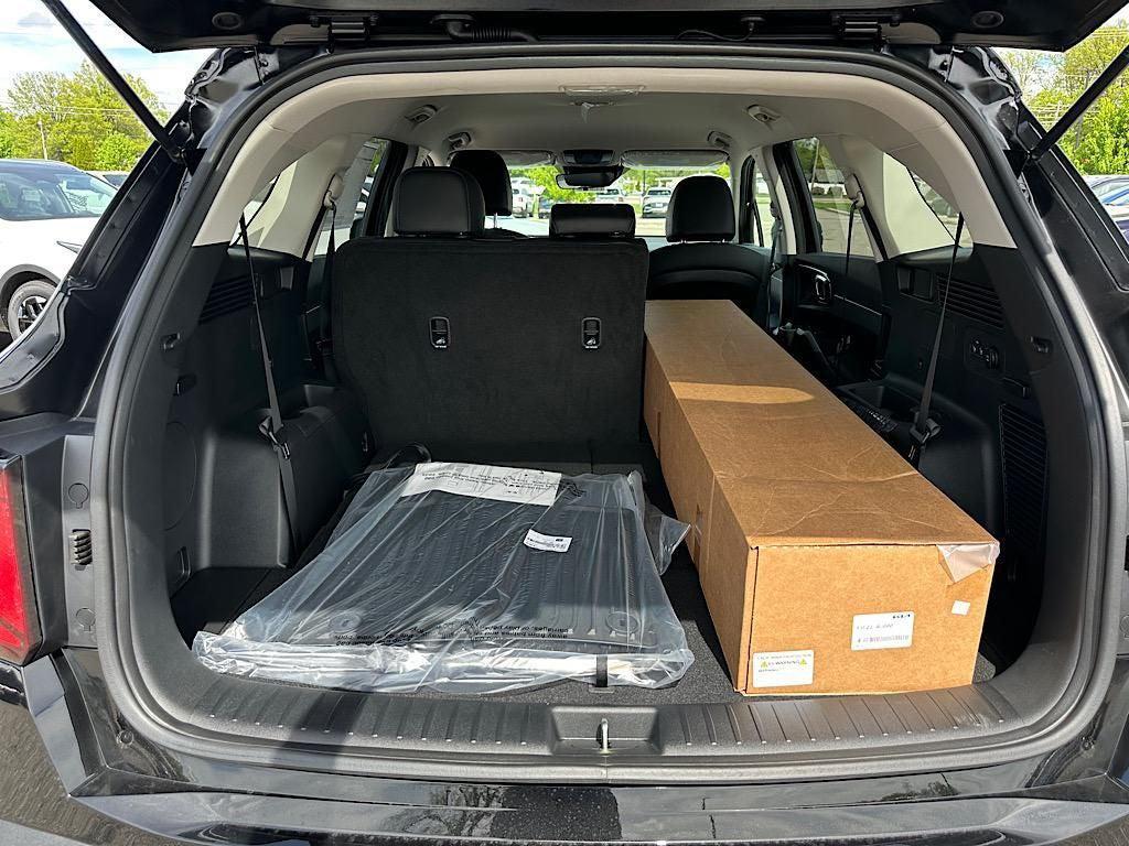 new 2025 Kia Sorento car, priced at $32,133