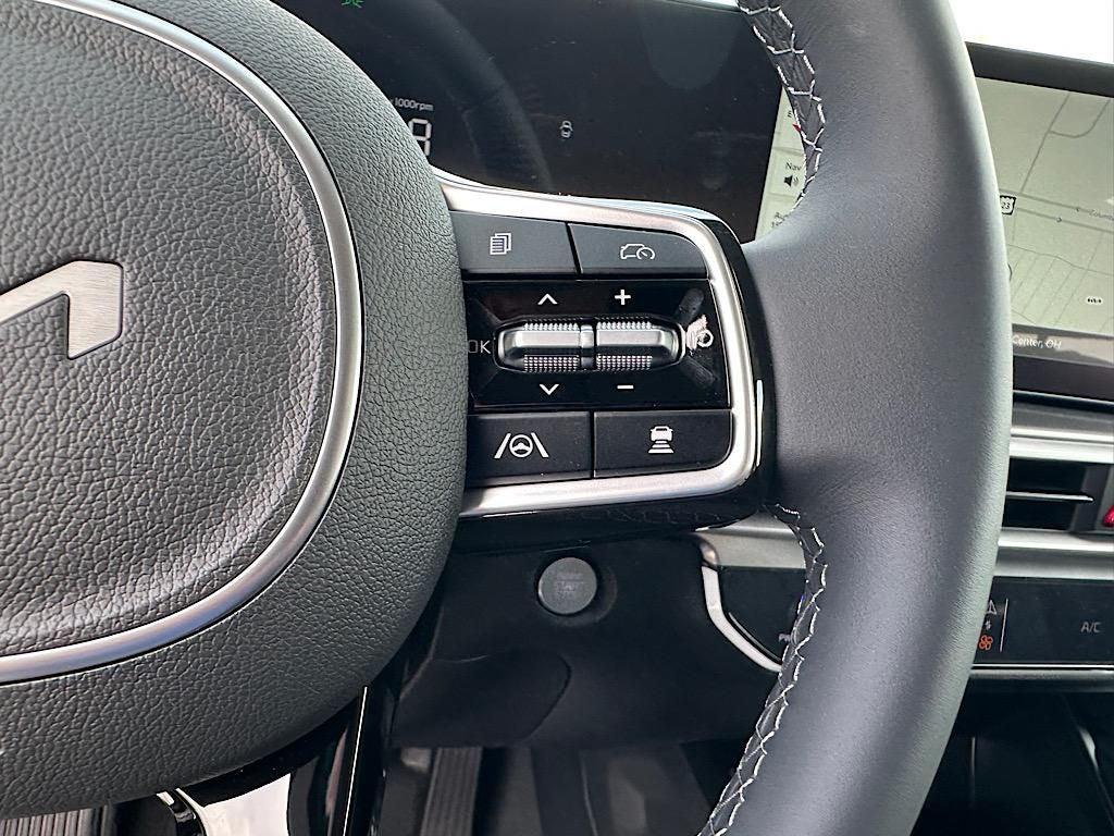 new 2025 Kia Sorento car, priced at $32,133