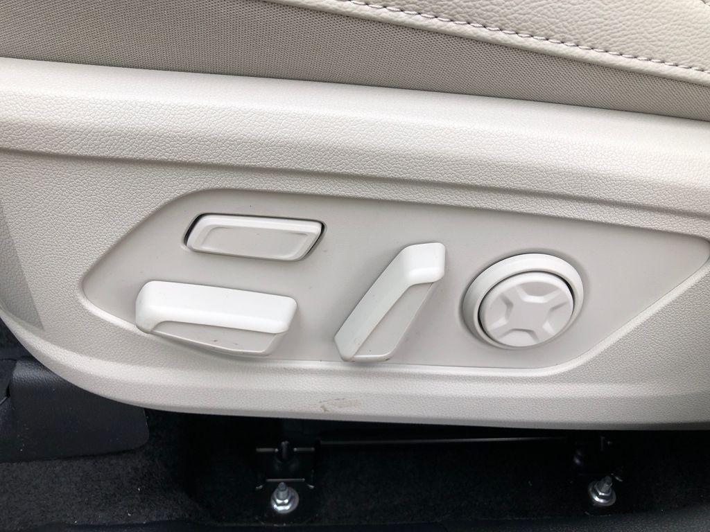 new 2026 Kia Sorento Hybrid car, priced at $45,018