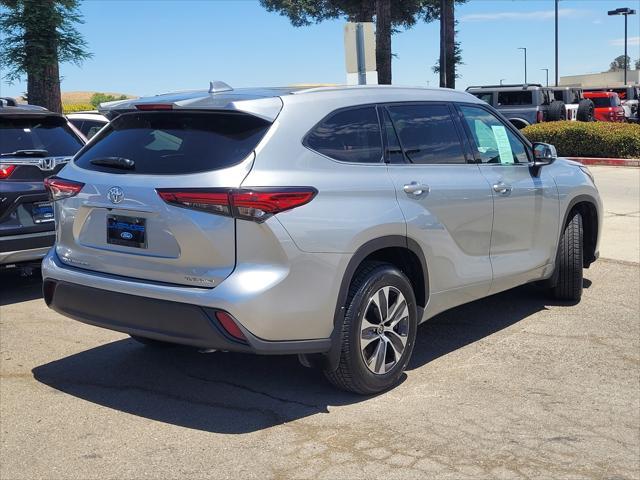 used 2022 Toyota Highlander car, priced at $32,300