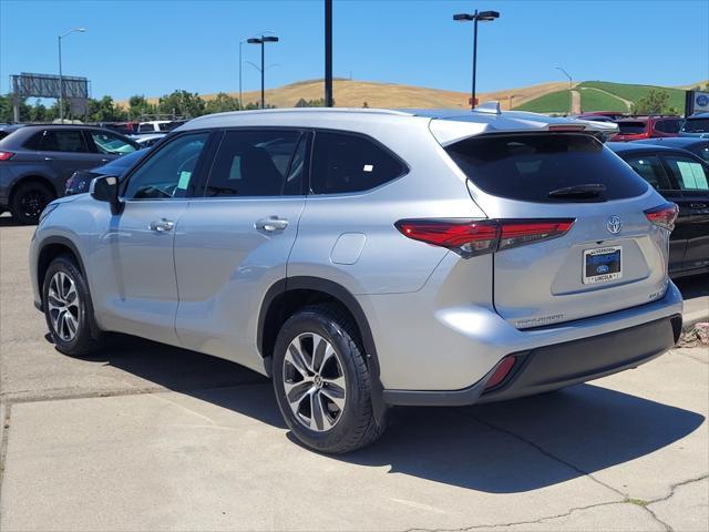 used 2022 Toyota Highlander car, priced at $32,300