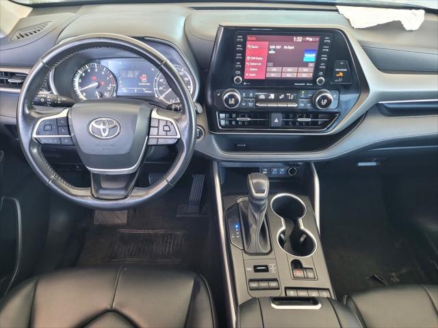 used 2022 Toyota Highlander car, priced at $32,300