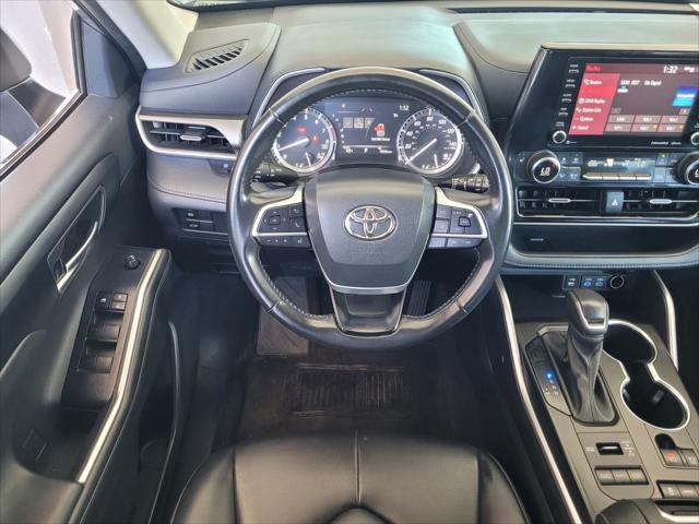 used 2022 Toyota Highlander car, priced at $32,300