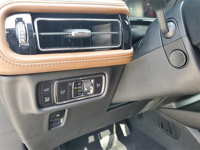 used 2023 Lincoln Nautilus car, priced at $36,990