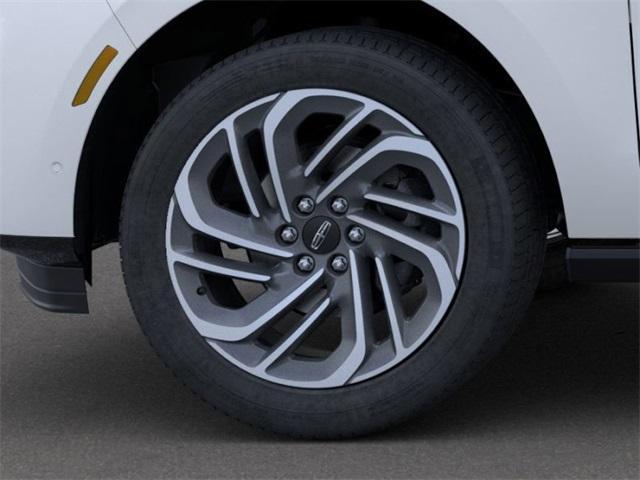 new 2025 Lincoln Navigator car, priced at $102,740