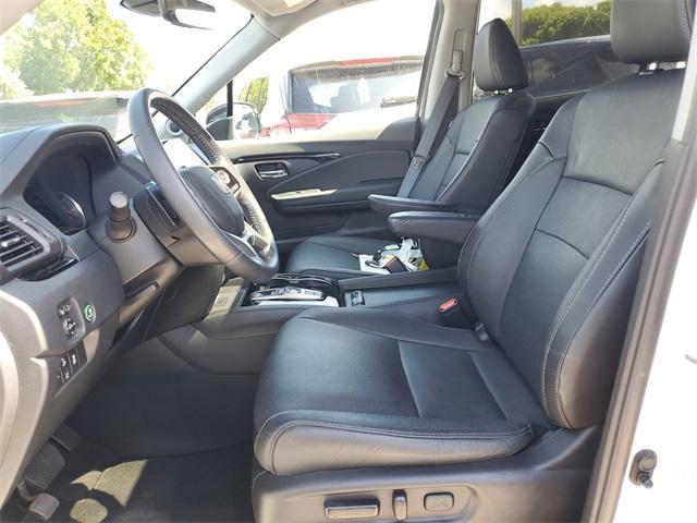 used 2022 Honda Pilot car, priced at $35,790