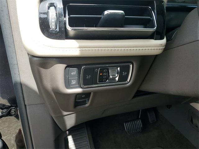 used 2022 Lincoln Nautilus car, priced at $24,990