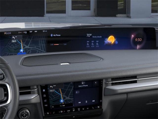 new 2025 Lincoln Navigator car, priced at $106,060