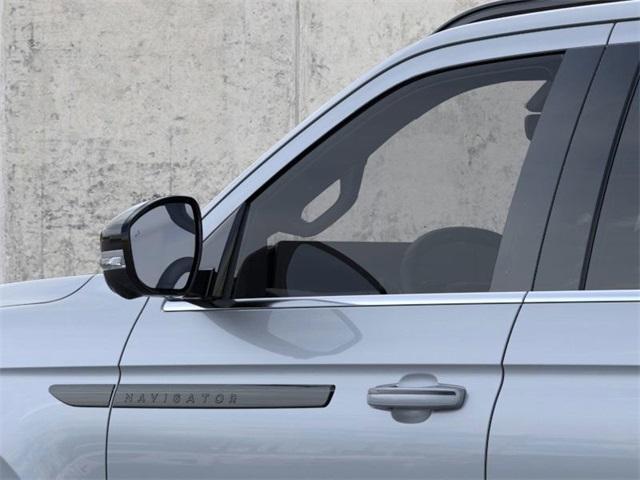 new 2025 Lincoln Navigator car, priced at $109,060