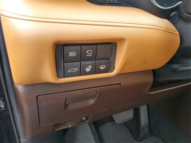 used 2021 Toyota Highlander car, priced at $37,990