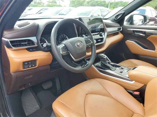 used 2021 Toyota Highlander car, priced at $37,990