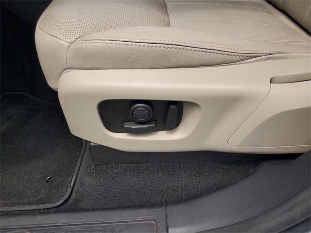 used 2018 Land Rover Discovery car, priced at $16,990