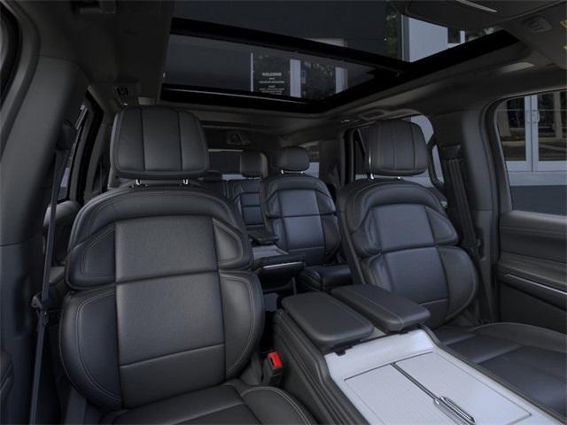 new 2025 Lincoln Navigator car, priced at $106,940