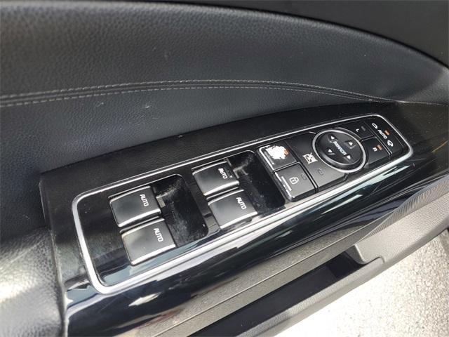 used 2015 Kia K900 car, priced at $8,990