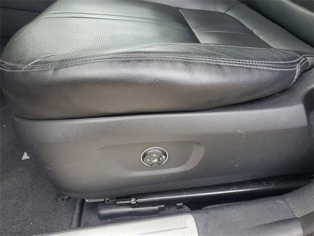 used 2015 Kia K900 car, priced at $8,990