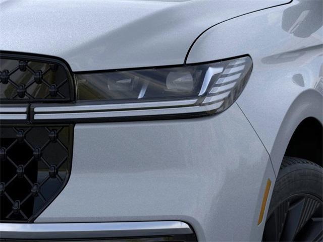 new 2025 Lincoln Navigator car, priced at $105,740