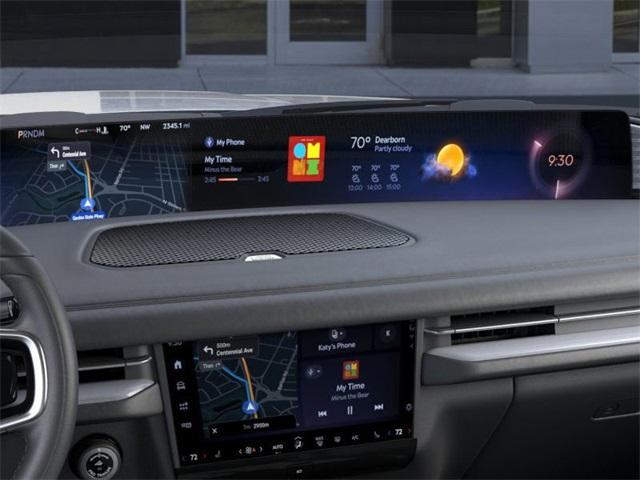 new 2025 Lincoln Navigator car, priced at $109,060