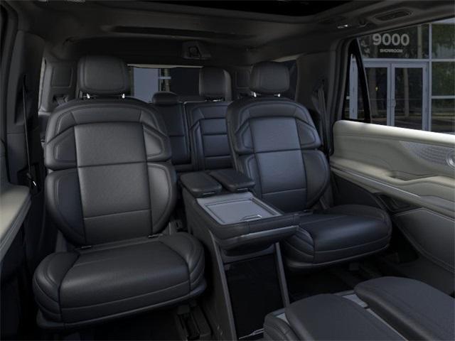 new 2025 Lincoln Navigator car, priced at $109,060