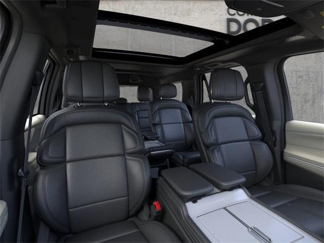 new 2025 Lincoln Navigator car, priced at $109,060