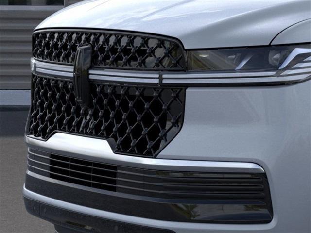new 2025 Lincoln Navigator car, priced at $109,060
