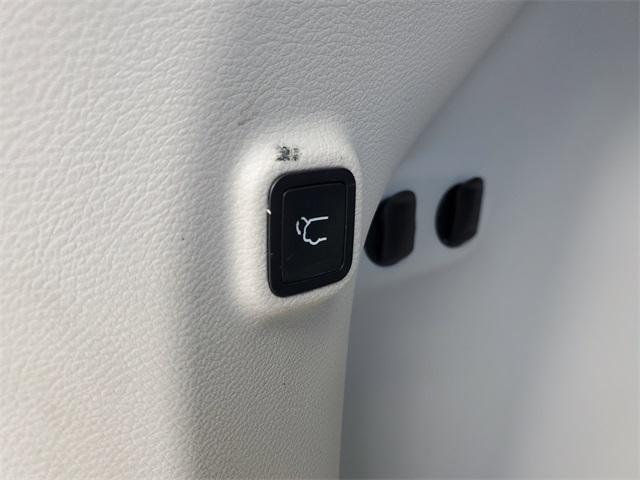 used 2019 Jeep Cherokee car, priced at $10,990
