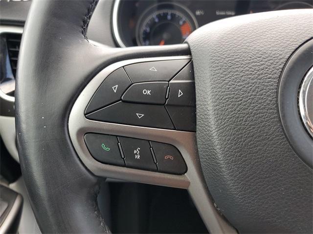 used 2019 Jeep Cherokee car, priced at $10,990