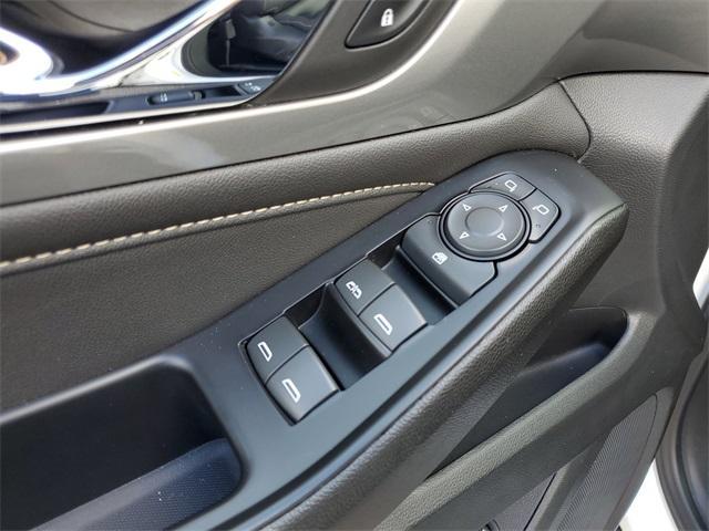 used 2023 Chevrolet Traverse car, priced at $30,990