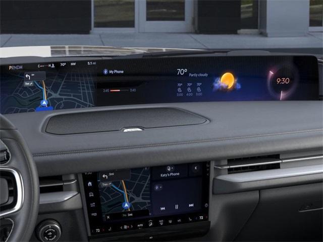 new 2025 Lincoln Navigator car, priced at $102,690