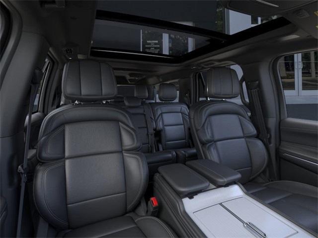 new 2025 Lincoln Navigator L car, priced at $103,381