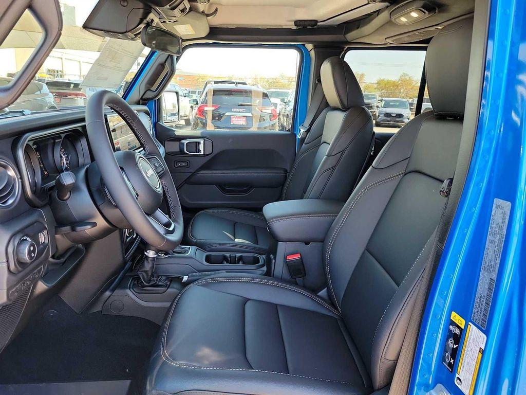 new 2025 Jeep Gladiator car, priced at $52,500