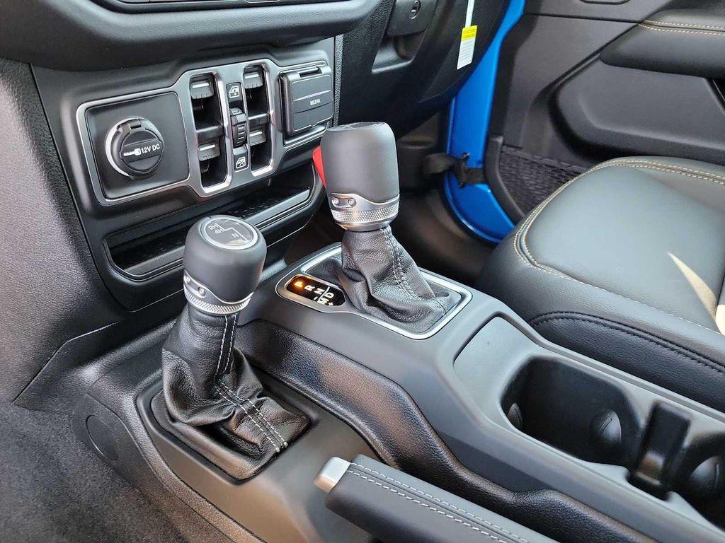 new 2025 Jeep Gladiator car, priced at $52,500