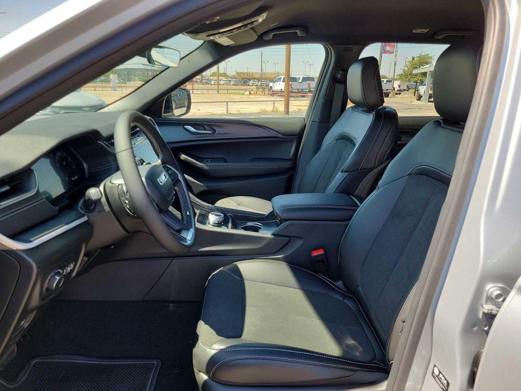 new 2025 Jeep Grand Cherokee L car, priced at $43,875