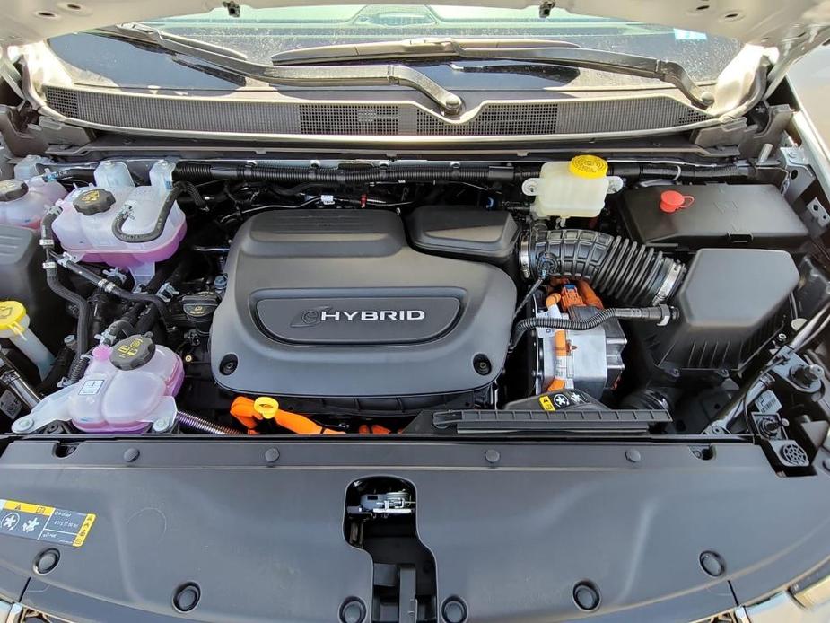 new 2023 Chrysler Pacifica Hybrid car, priced at $46,621