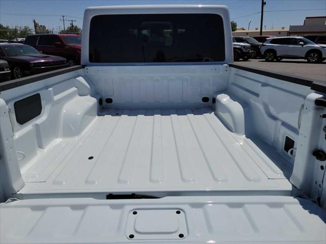 new 2025 Jeep Gladiator car, priced at $51,715