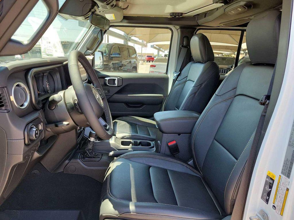 new 2025 Jeep Gladiator car, priced at $51,715