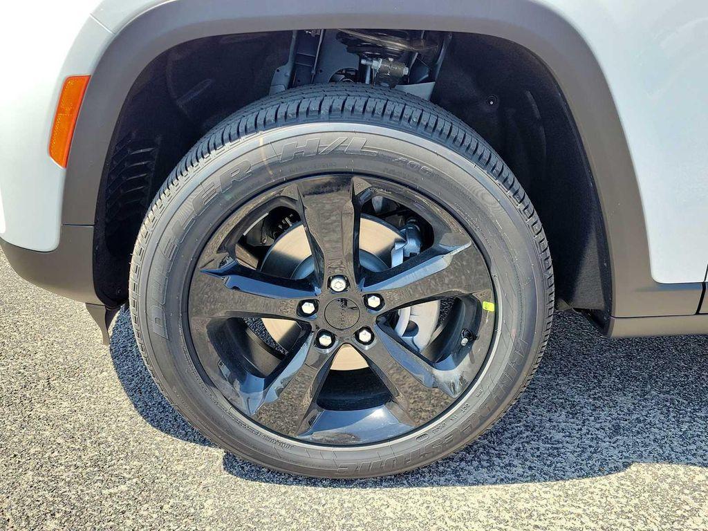 new 2025 Jeep Grand Cherokee car, priced at $47,280