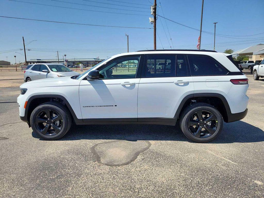 new 2025 Jeep Grand Cherokee car, priced at $47,280