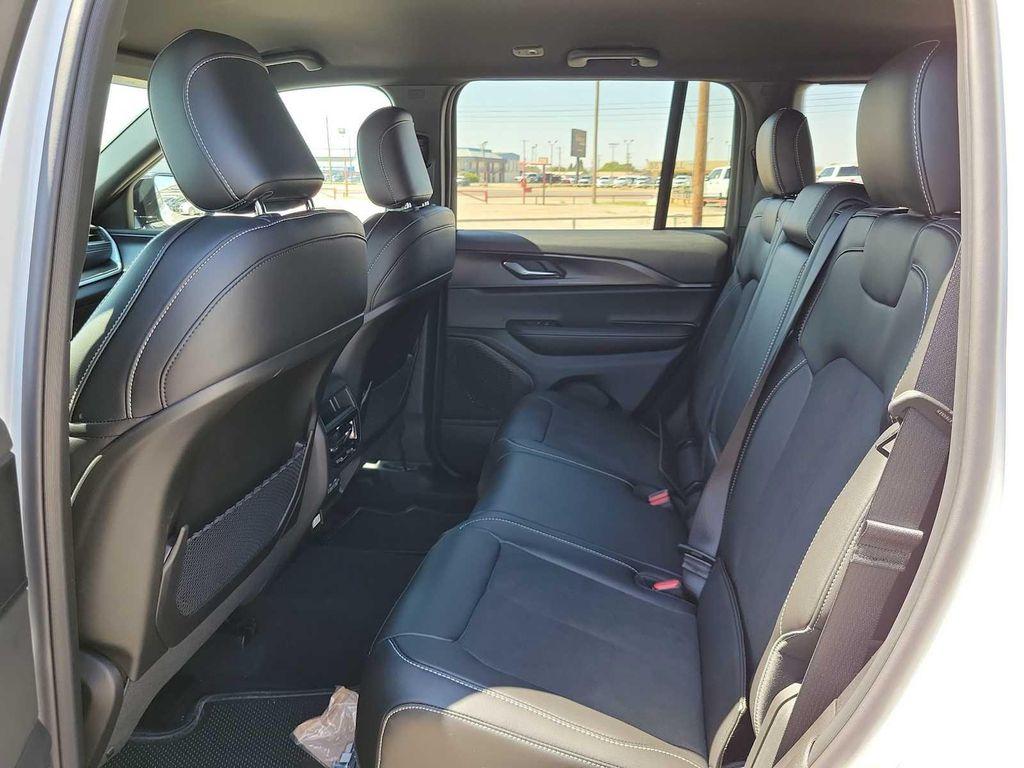 new 2025 Jeep Grand Cherokee car, priced at $47,280