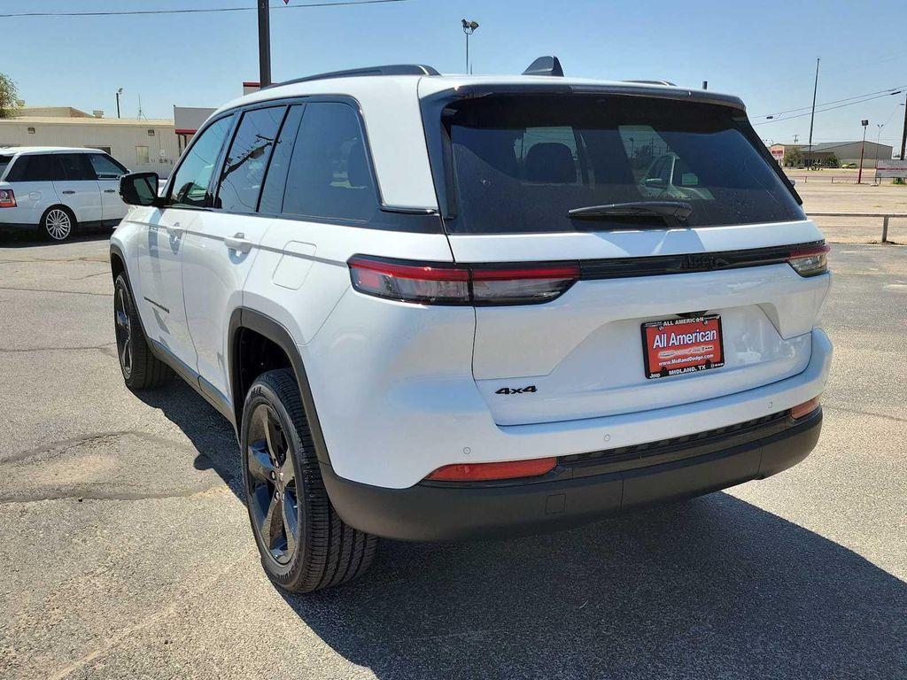 new 2025 Jeep Grand Cherokee car, priced at $47,280