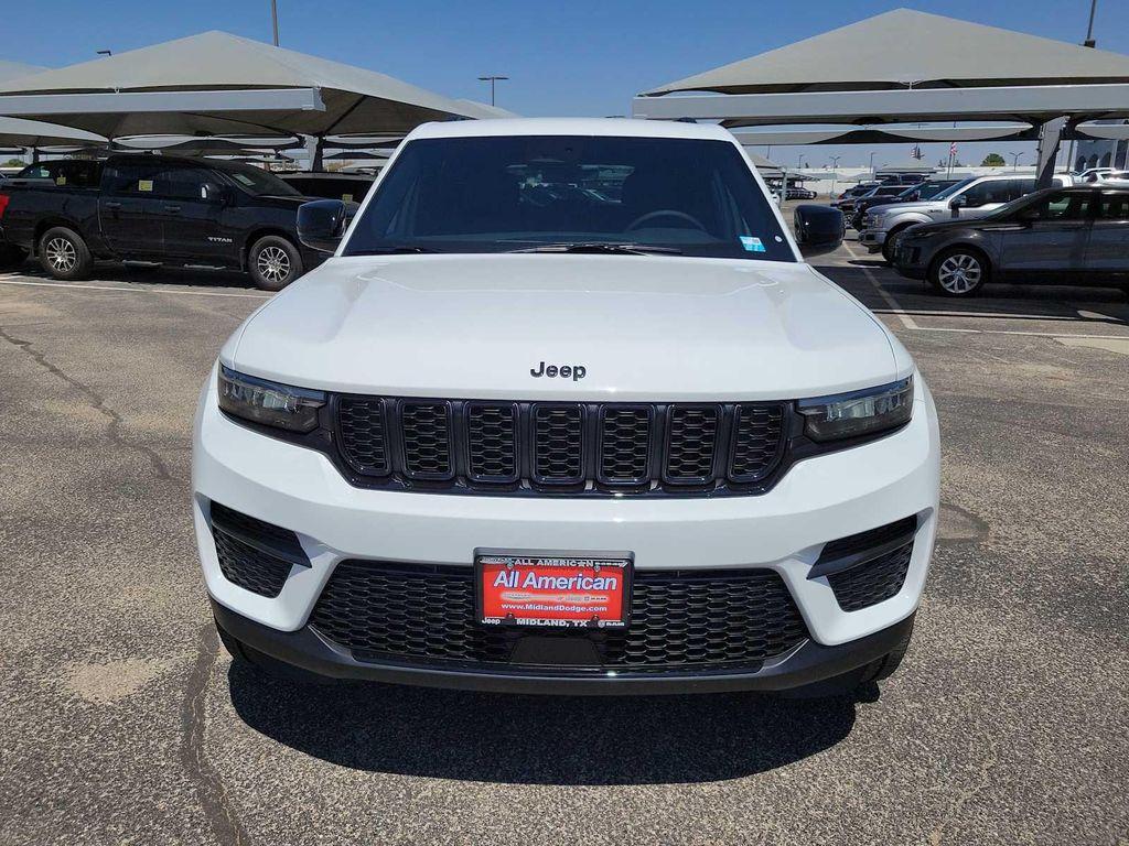 new 2025 Jeep Grand Cherokee car, priced at $47,280