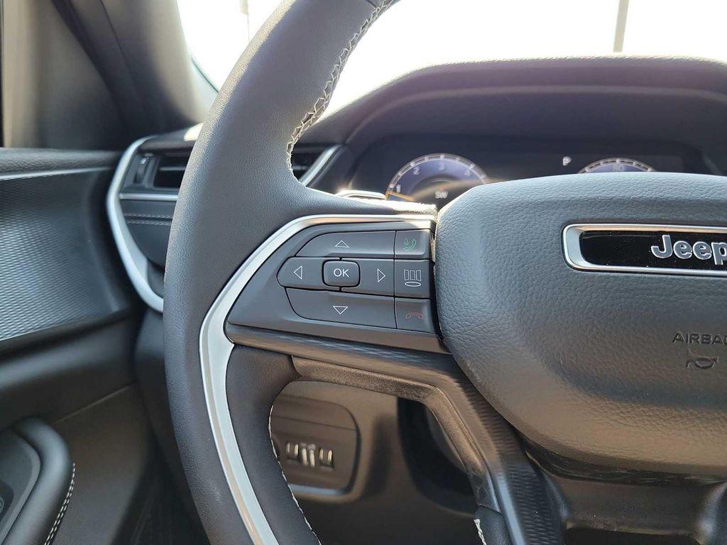 new 2025 Jeep Grand Cherokee car, priced at $47,280