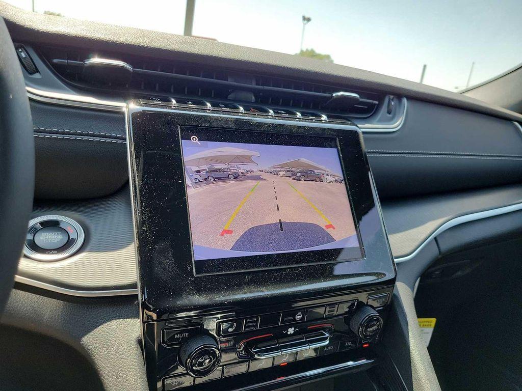 new 2025 Jeep Grand Cherokee car, priced at $47,280