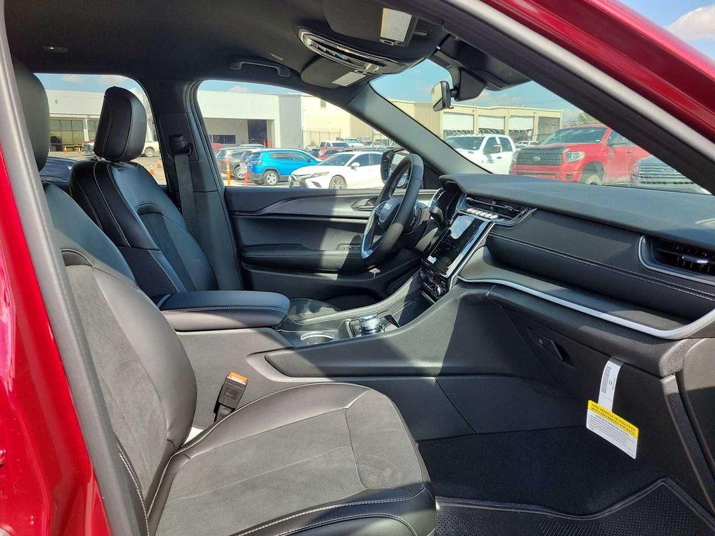 new 2025 Jeep Grand Cherokee L car, priced at $45,375