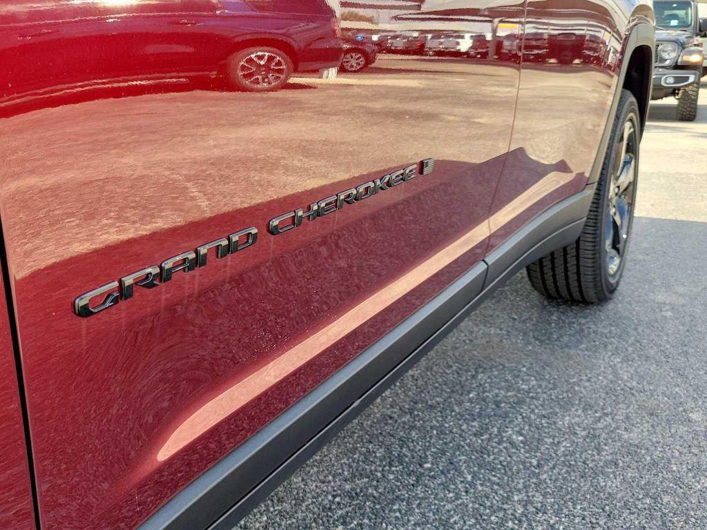 new 2025 Jeep Grand Cherokee L car, priced at $45,375