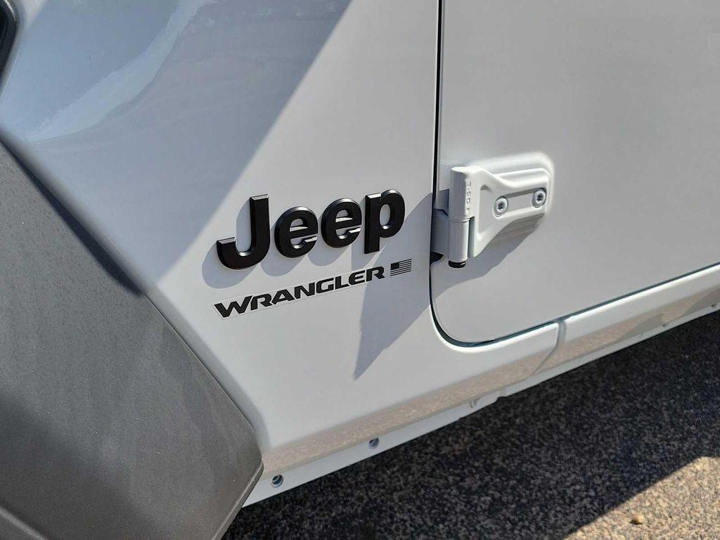 new 2025 Jeep Wrangler car, priced at $45,380